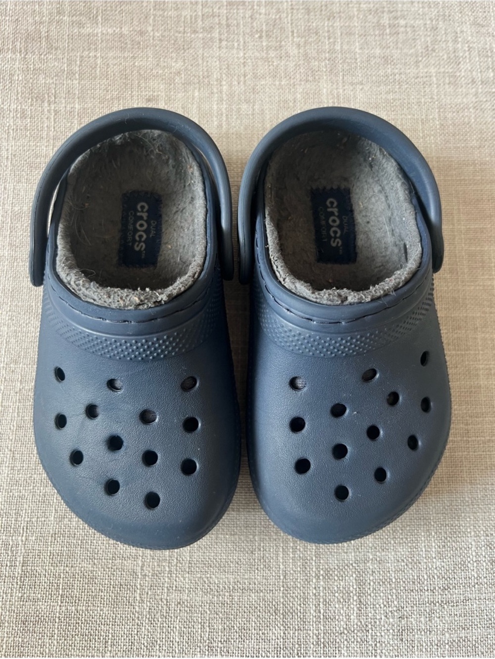 CROCS navy lined clogs, boys/kids 8, strap outdoors playground casual fall